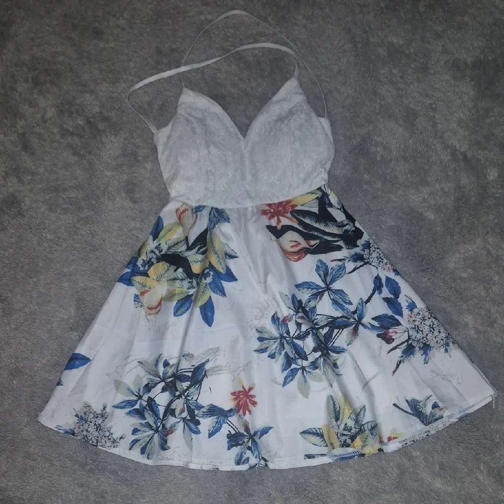 Floral White Mini Dress - Picture 9 of 9